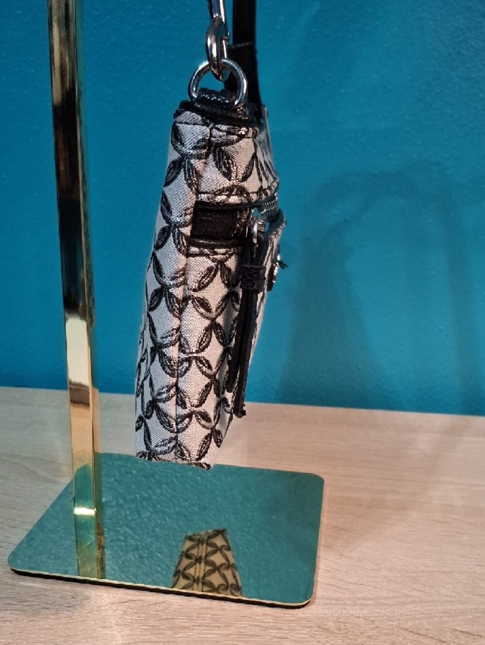 Dana Buchman Black & Grey Patterned Mini Wristlet Nwt - Picture 2 of 8